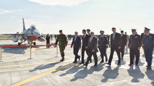 Premierul Cioloş, în vizită la militarii români din Bosnia - Herţegovina