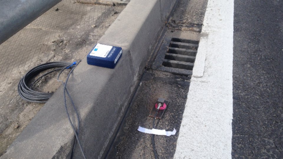 EXCLUSIV/VIDEO: Cum se fac testele de rezistență la Podul Giurgiu Ruse