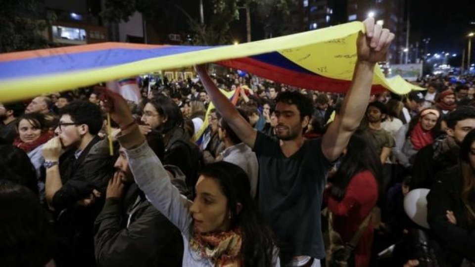 Columbienii resping tratatul de pace cu rebelii FARC