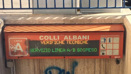 După cutremurul din Italia, echipele de salvare caută supravieţuitori