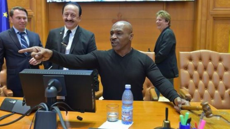 Mike Tyson a găsit uşa Senatului închisă