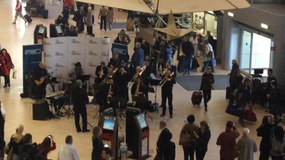 Ziua Radioului este sărbătorită şi pe Aeroportul "Henri Coandă"