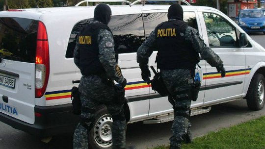 Percheziţii în Bucureşti şi în ţară, suspiciuni de evaziune în transporturi