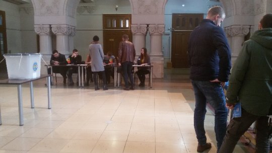 Secţie de votare la Galaţi pentru cetăţenii Republicii Moldova