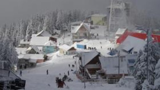 Zăpadă de 80 cm la Parâng: 20 de copii din tabără, "evacuați pe jos"