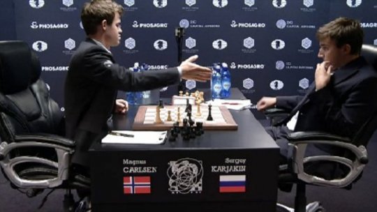 CM Şah: Karjakin preia conducerea în faţa lui Carlsen