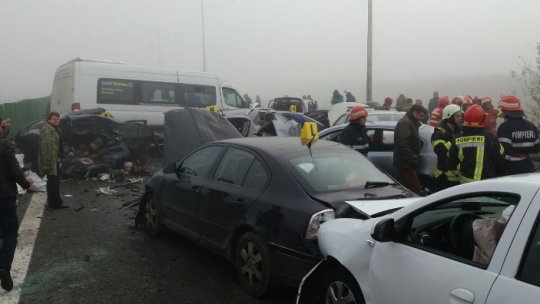 Grav accident rutier pe A2