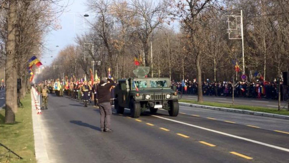 FOTO: Paradă militară de 1 Decembrie. La mulți ani, România!