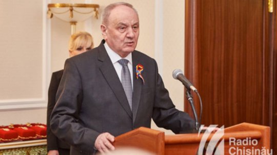 Preşedintele Republicii Moldova decorat de Klaus Iohannis