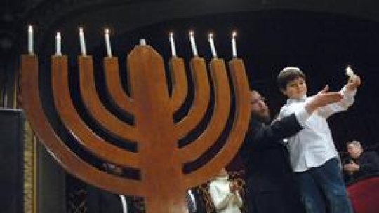 Evreii sărbătoresc în aceste zile Hanuka
