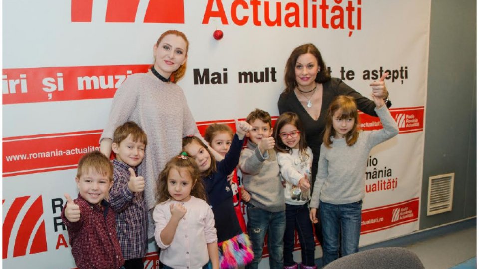 Alina Sorescu şi trupa ei de "pitici" au ocupat studioul RRA