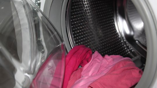 Sfaturi practice: Cum curăţăm calcarul din maşina de spălat  rufe