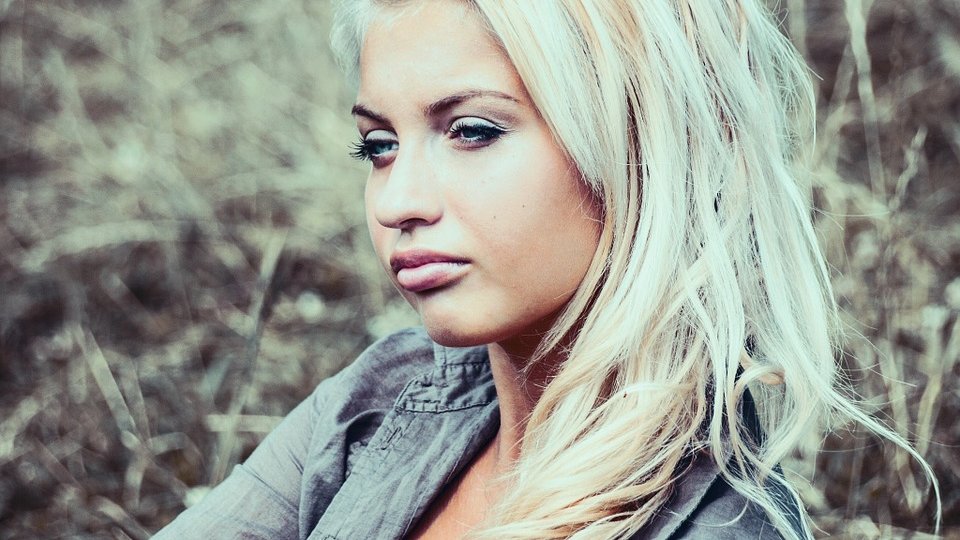 Vorbe cu stil: Demachiantul – mult mai important decât machiajul