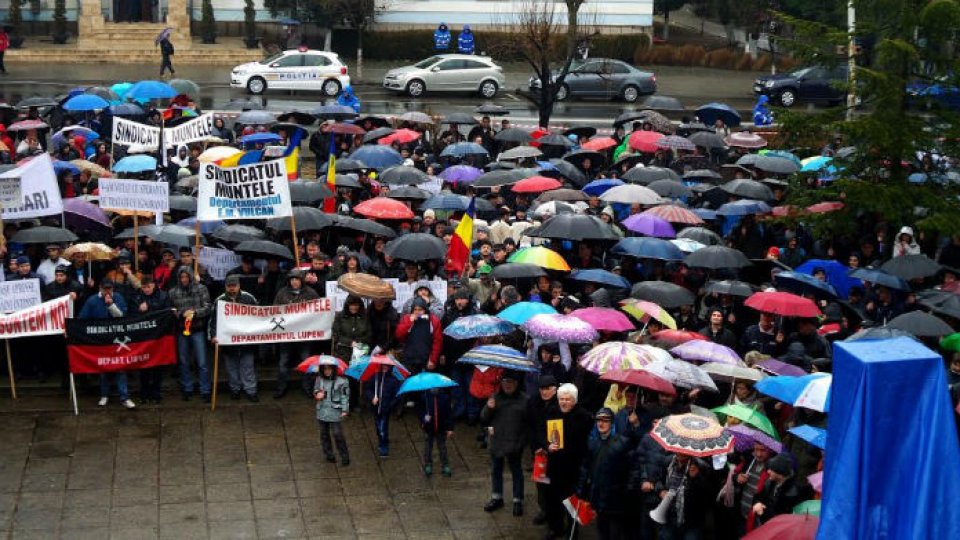 Miting de protest al minerilor din Valea Jiului la Petroşani