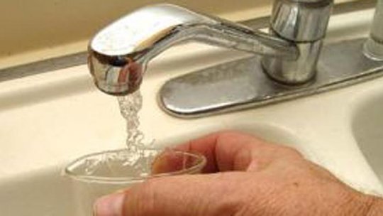 Dacă apa potabilă este tulbure contactaţi Direcţiile de Sănătate Publică