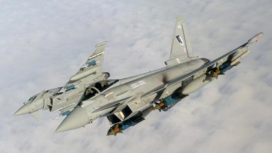 Avioane de luptă britanice, trimise să intercepteze aeroneve ruseşti