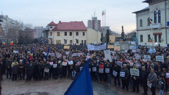 Protest la Târgu Jiu faţă de mutarea sediului Complexului Energetic Oltenia