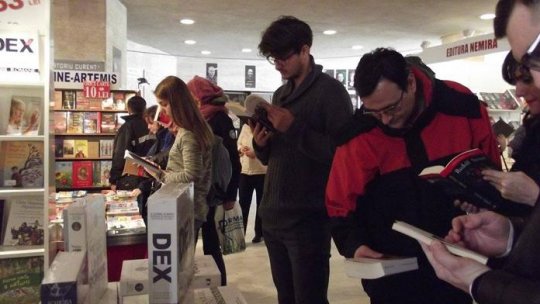 Cea de a doua zi a Târgului de carte Gaudeamus, desfăşurat la Craiova