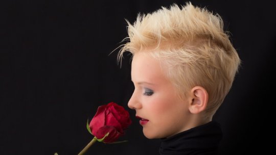 Un Radio de-o zi! Pentru femeia din tine şi de lângă tine!