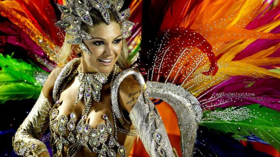 Explozie de culoare, muzică şi dans: Începe Carnavalul de la Rio