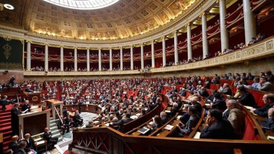 Dezbatere în parlamentul francez asupra reformării Constituţiei