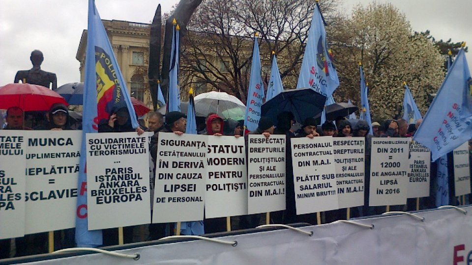 "Deficit de 12.000 de oameni" în ministerul de interne