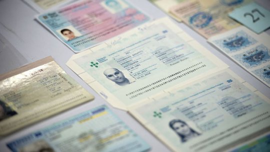 Arestat sub bănuiala că fabrica acte false pentru terorişti