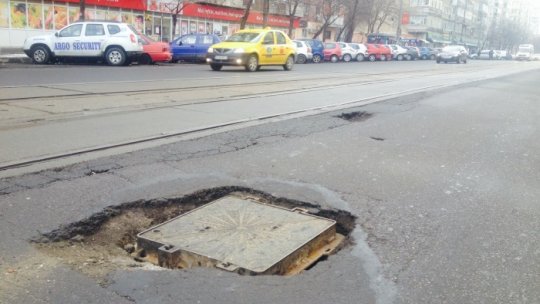 PMB: Contract pe două luni pentru plombarea gropilor din București