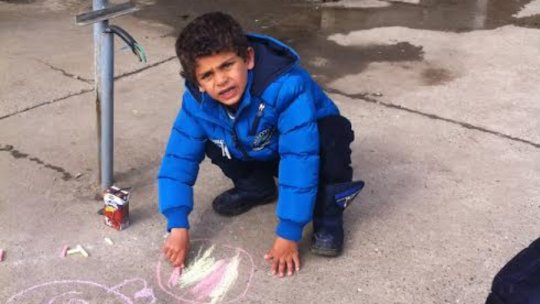 Cele două parcuri din centrul Belgradului, pline de migranți