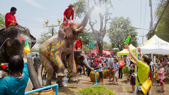 Festivalul Songkram sau curățenia spirituală