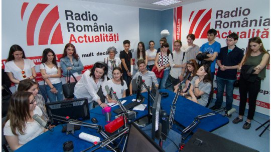 FOTO: "Şcoala altfel" la Radio România Actualități