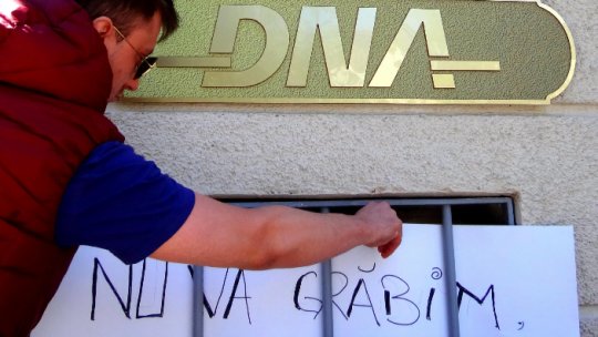 Protest al victimelor din Colectiv în fața DNA