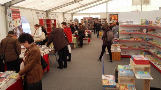 Peste 12.000 de persoane au vizitat până acum Târgul Gaudeamus de la Cluj