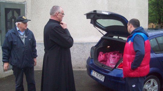 Biserica Ortodoxă, Crucea Roşie şi... Facebook-ul ajută oameni!