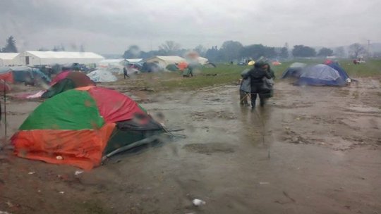 Grecia a început evacuarea taberei de refugiați de la Idomeni