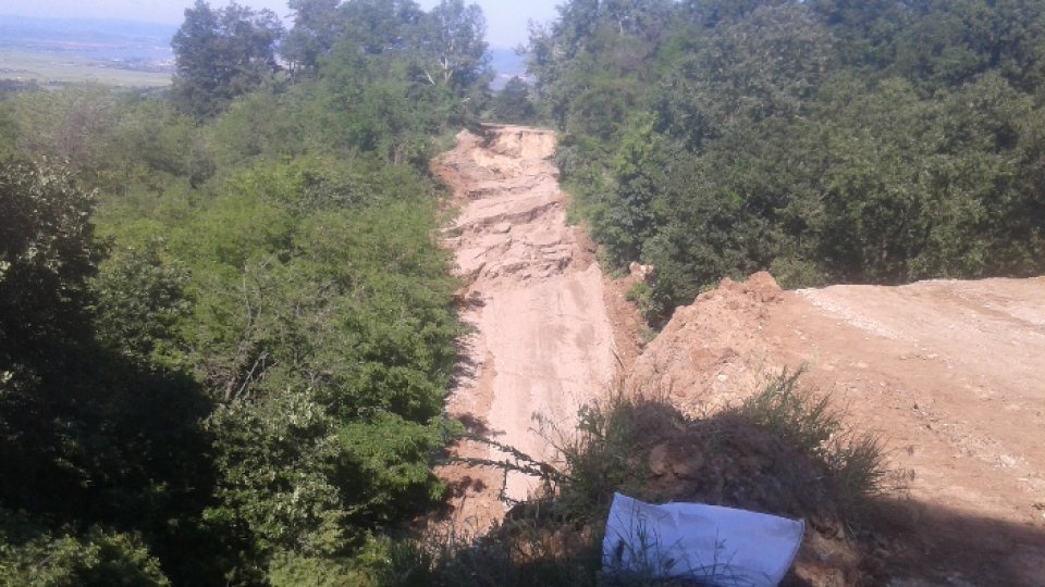Alunecări de teren grave în Mehedinți