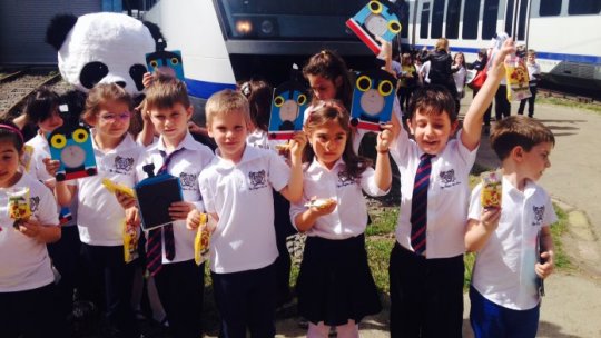 De mâine reîncepe școala