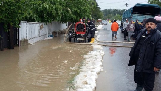 Opt localități din județul Hunedoara, afectate de ploile abundente