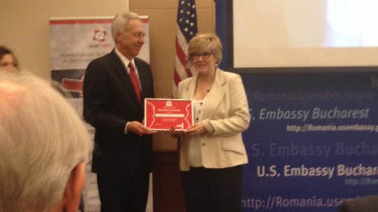 Ambasada SUA premiază un redactor RRA