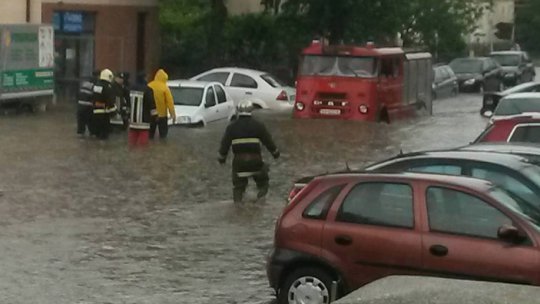 FOTO: Evacuări din localităţile inundate