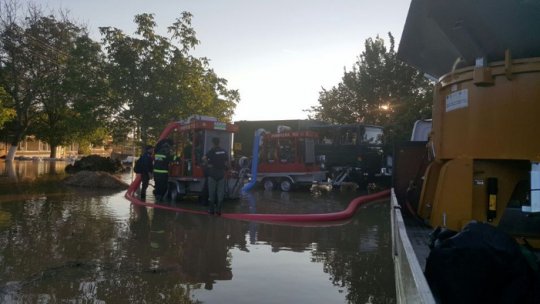 Pericolul de inundaţii se menţine în localitatea Denta din Timiş