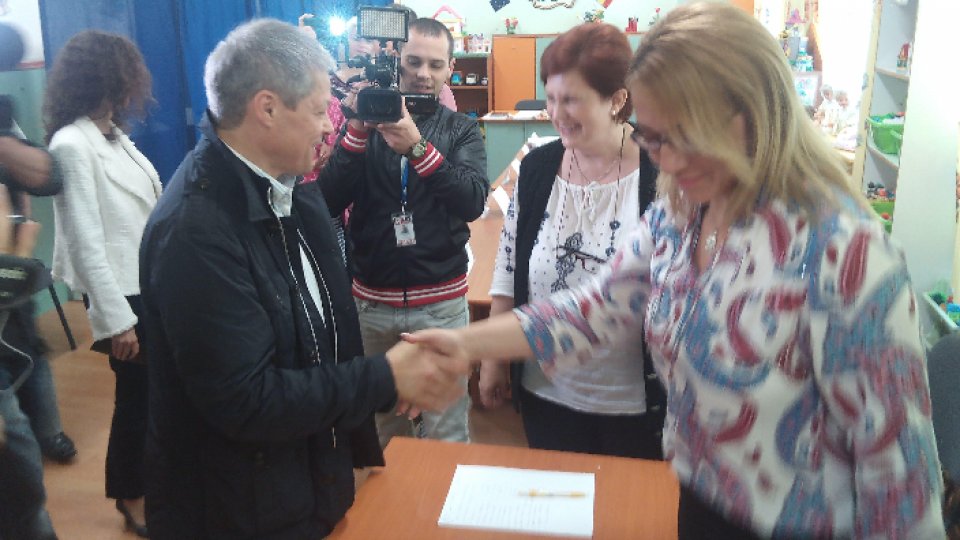 Declaraţiile liderilor politici la ieşirea de la urne