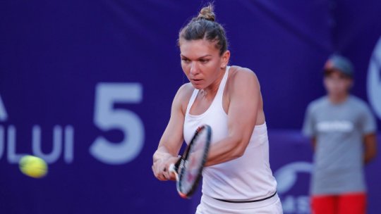 Halep, în sferturi la București