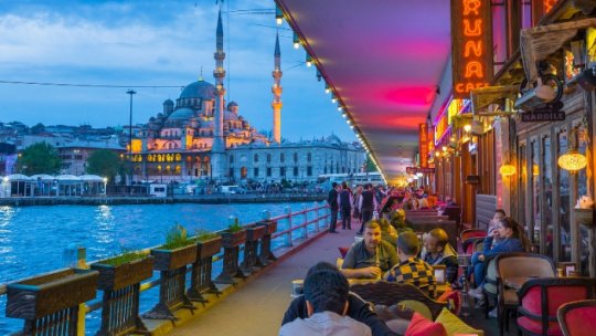 Românii merg în continuare să-şi petreacă vacanţa în Turcia