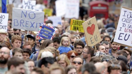 Manifestaţii de amploare la Londra împotriva #Brexit-ului