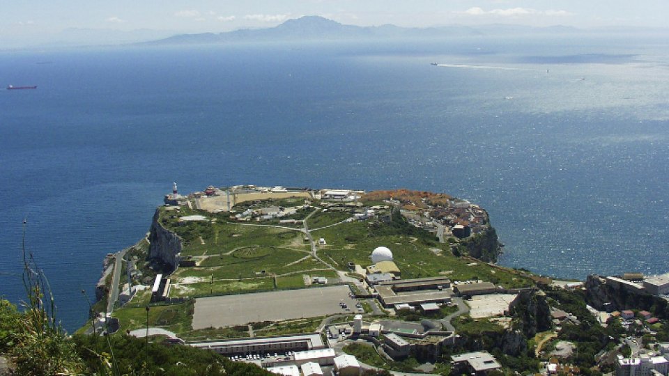 Gibraltar: Submarin nuclear ciocnit cu un vas, se cere raport radiologic