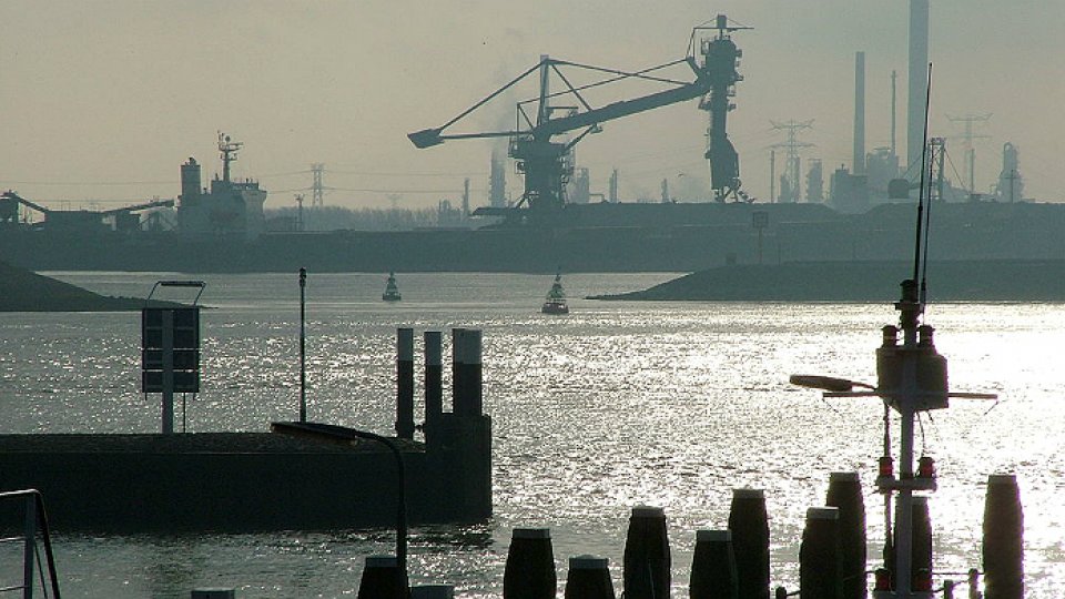 Deficitul bugetar este la jumătatea anului de 0,5% din PIB