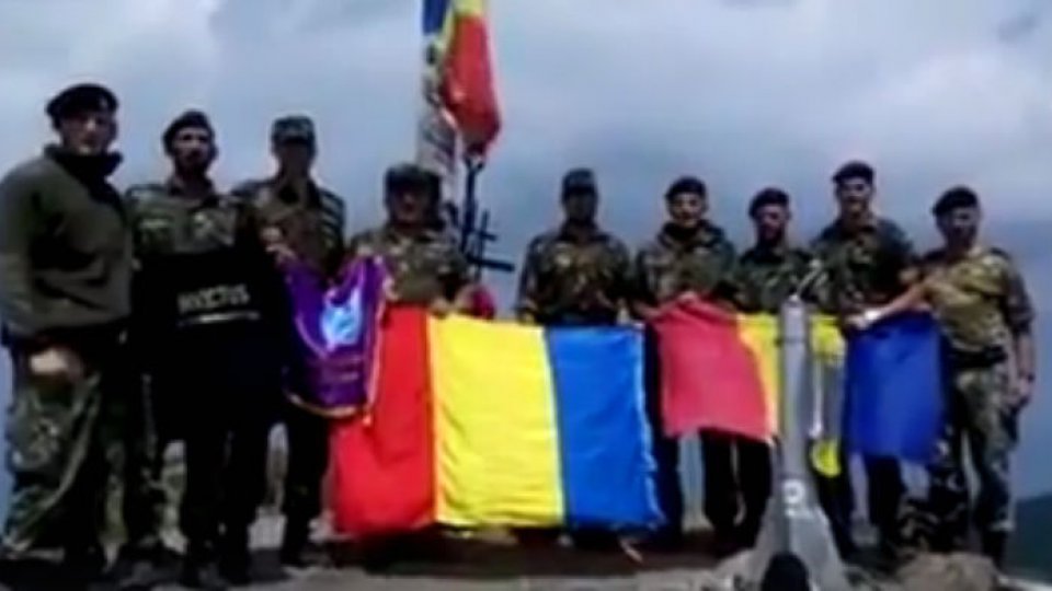 Imnul României, intonat la 2000 de metri, pe Vârful Vlădeasa