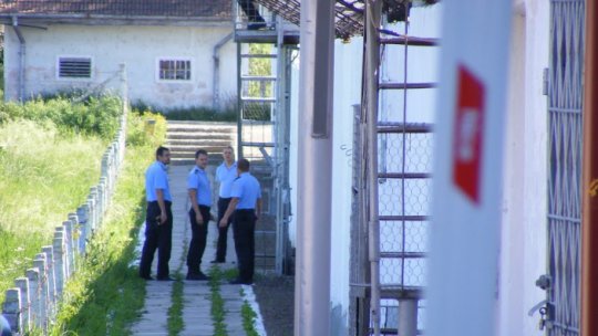Control inopinat la Penitenciarul Oradea, un deținut era la hotel