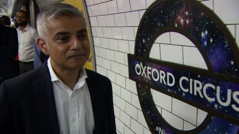 Metroul londonez circulă non stop